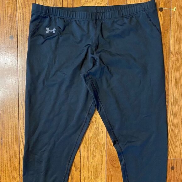 Under armour black cropped leggings and running shorts combo pack - Picture 6 of 9
